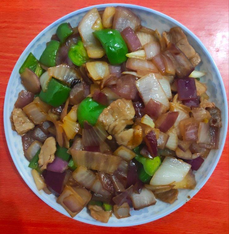 下饭菜：洋葱青椒炒肉片