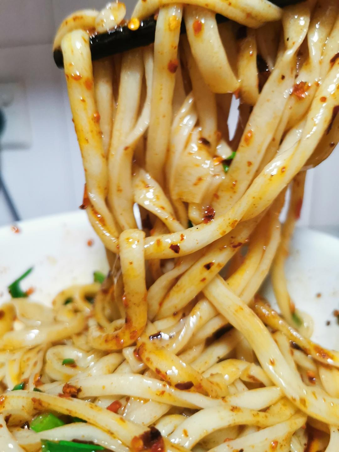 【小高姐】炒拉条子 记忆中西红柿汁裹着的那碗粗面条