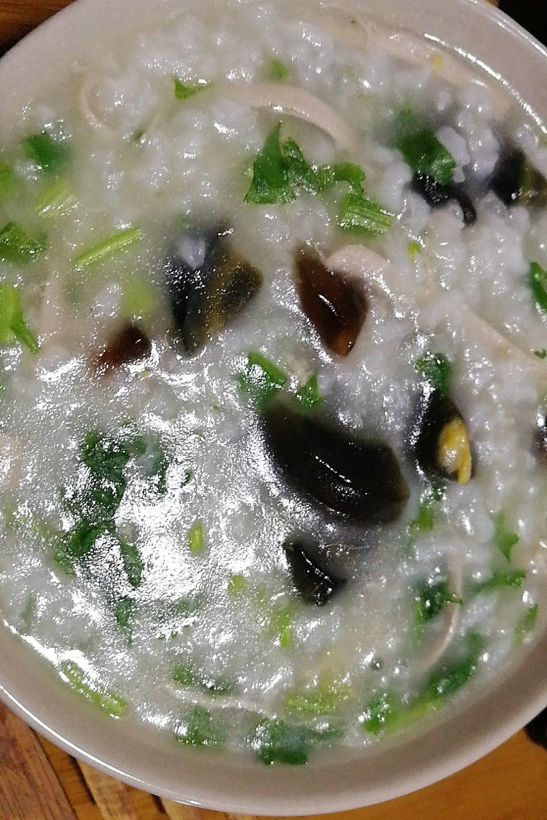 雪琴lv做的皮蛋瘦肉粥