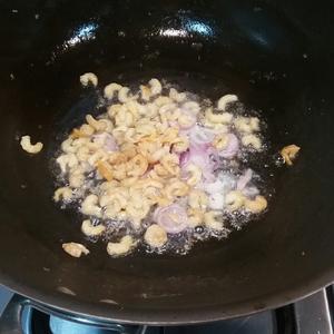 榄菜虾米鸡蛋炒饭的做法 步骤5