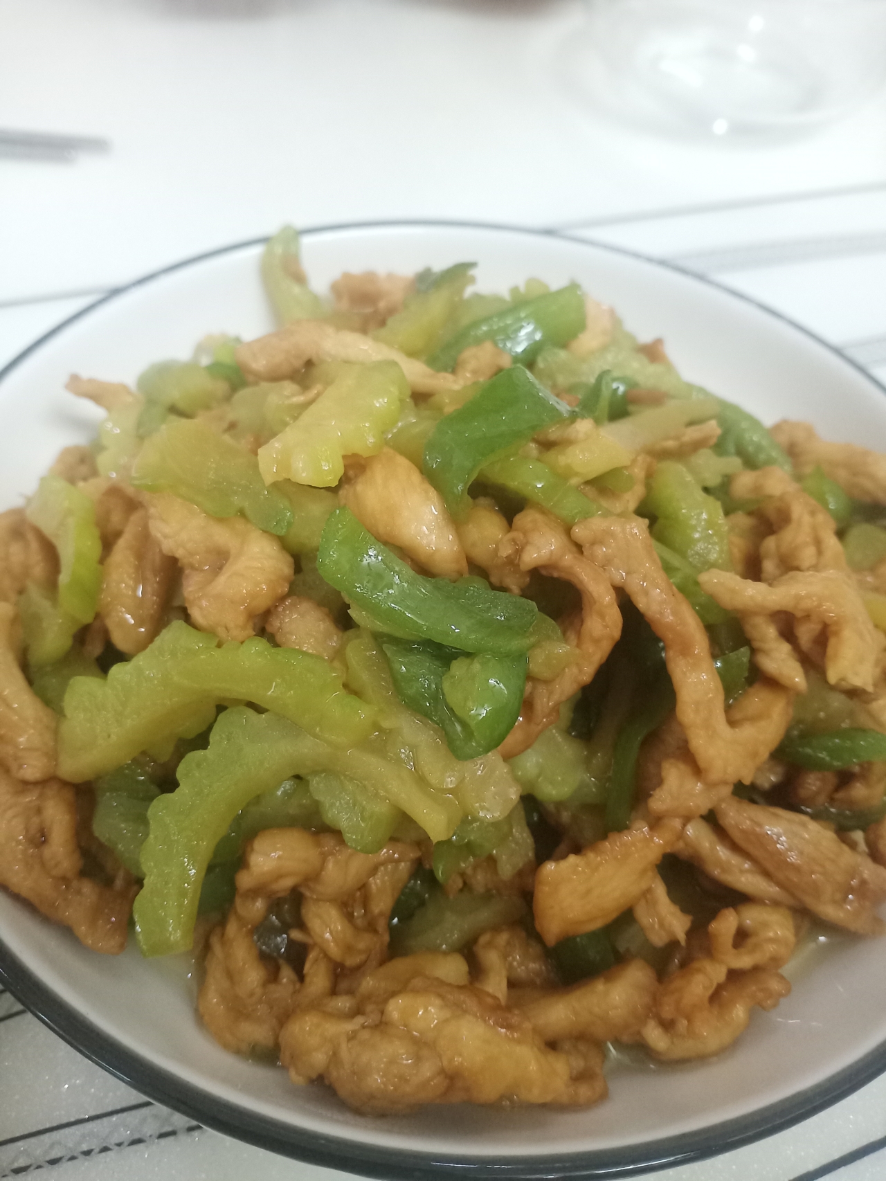 巨好吃的青椒炒鸡胸肉丝，超下饭