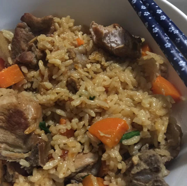 喷香排骨焖饭（爆好吃）
