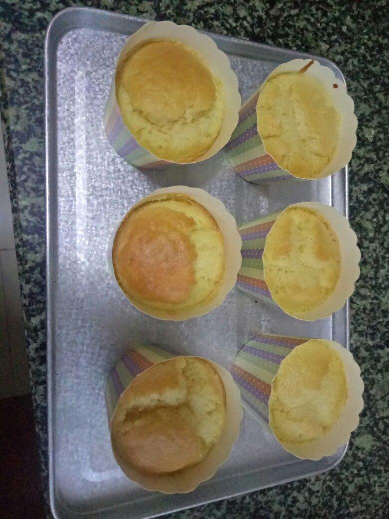 不会回缩的纸杯蛋糕