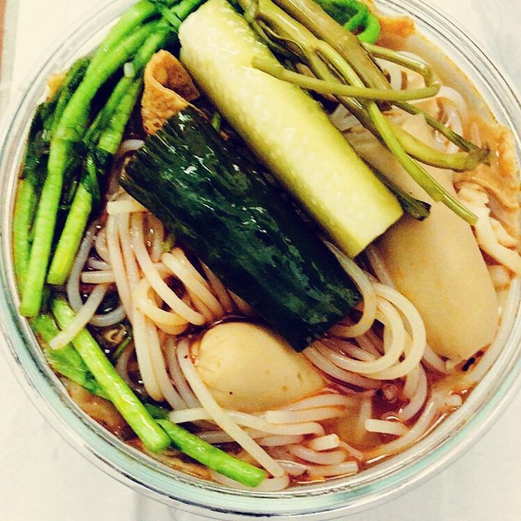 粉店老板娘亲授正宗螺蛳粉教程