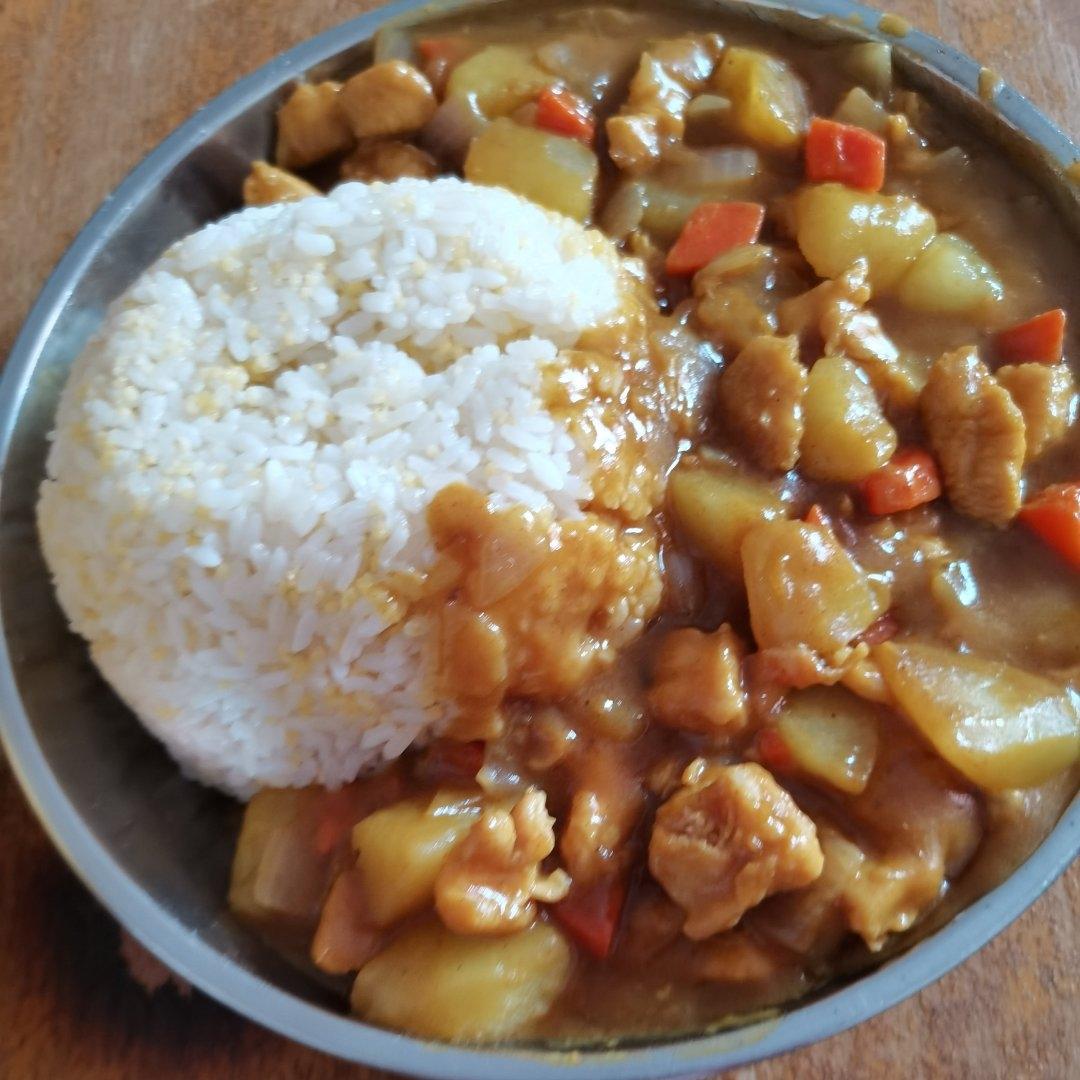 咖喱鸡肉饭