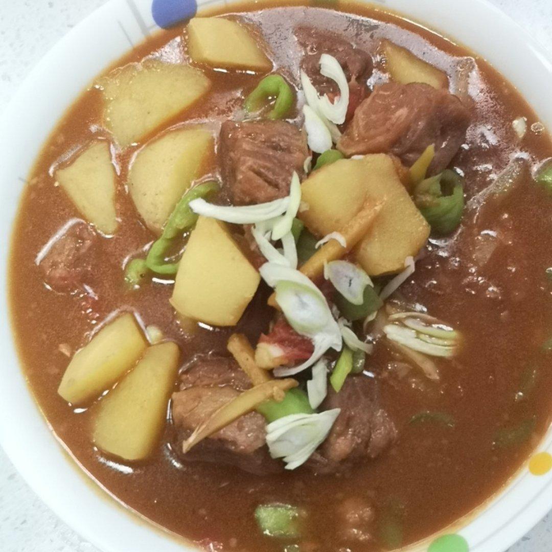 番茄土豆炖牛腩