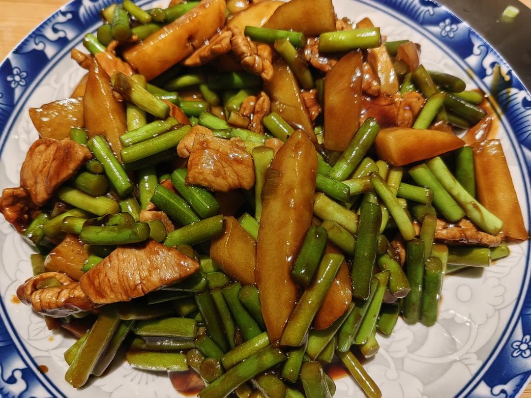 蒜苔炒肉末，三碗米饭都不够吃