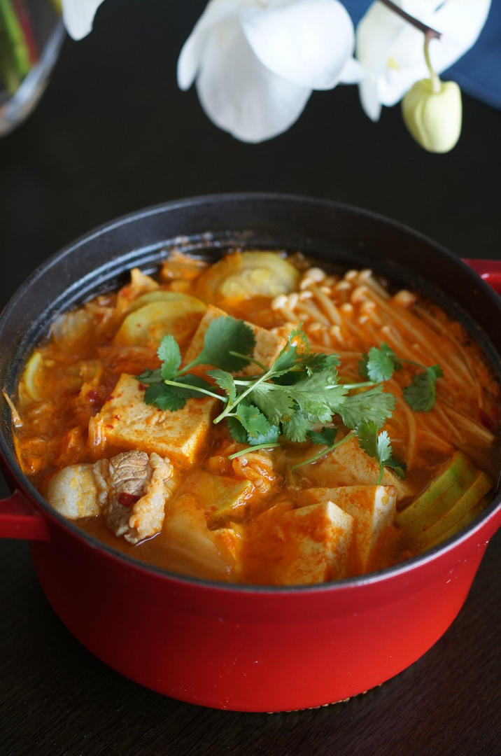 韩式泡菜豆腐锅/辣白菜豆腐汤