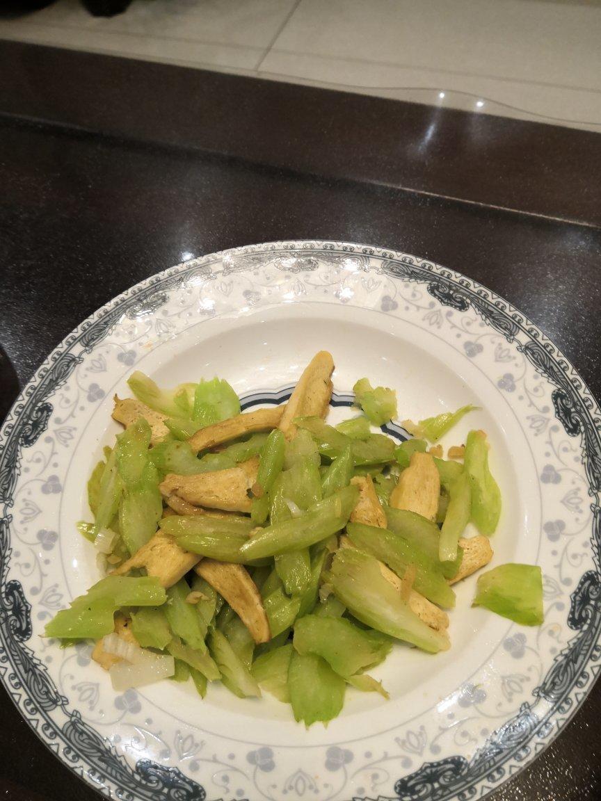 芹菜豆干