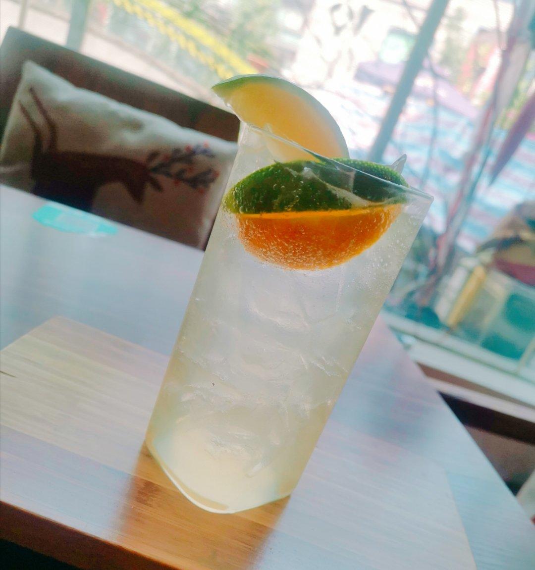 Tom Collins 鸡尾酒