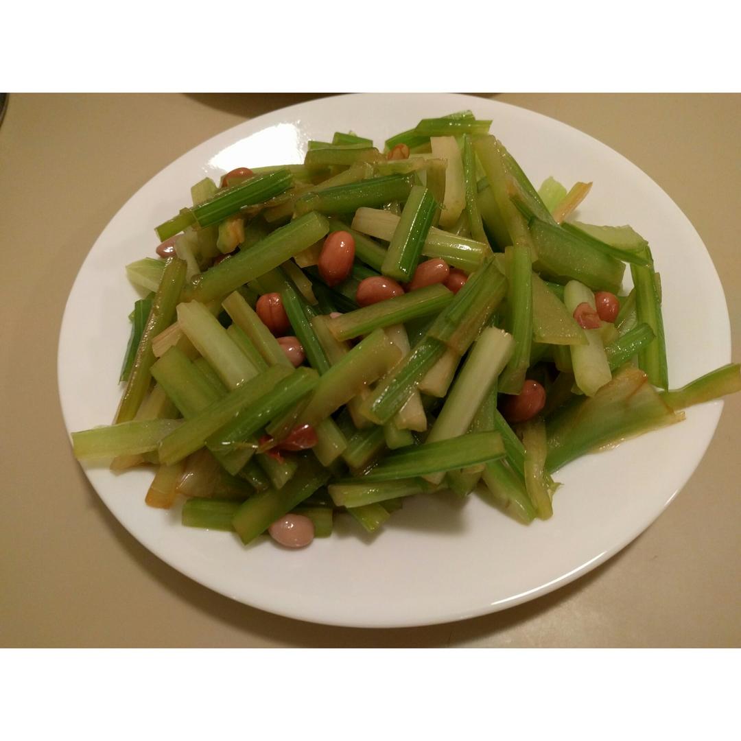 拌芹菜花生