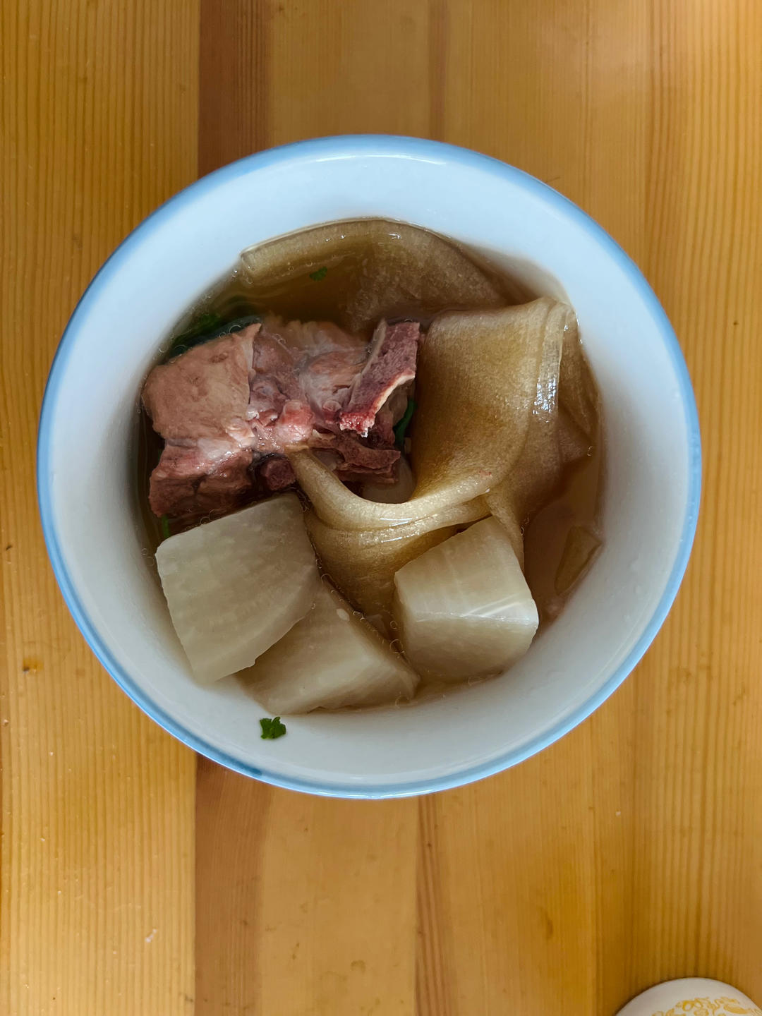 白萝卜排骨汤～～～食材简单但清甜好喝
