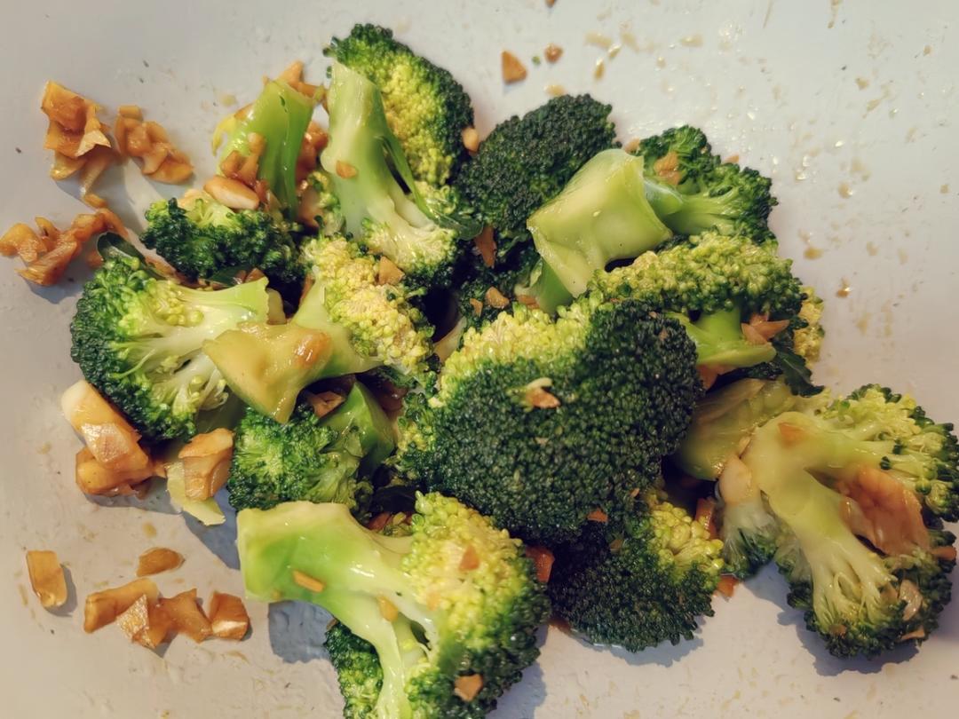 凉拌西兰花-辣的