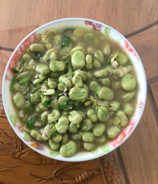 无比鲜美的葱油蚕豆