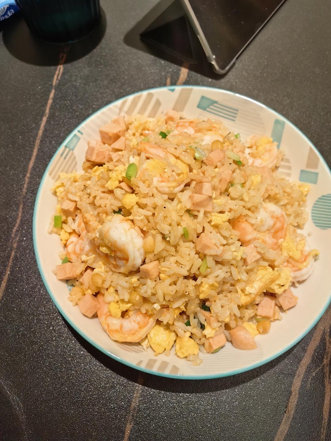 粒粒分明虾仁蛋炒饭