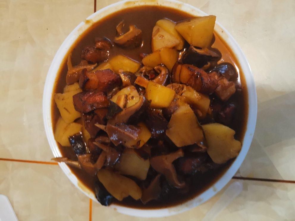 红烧肉炖土豆（丝毫不腻）