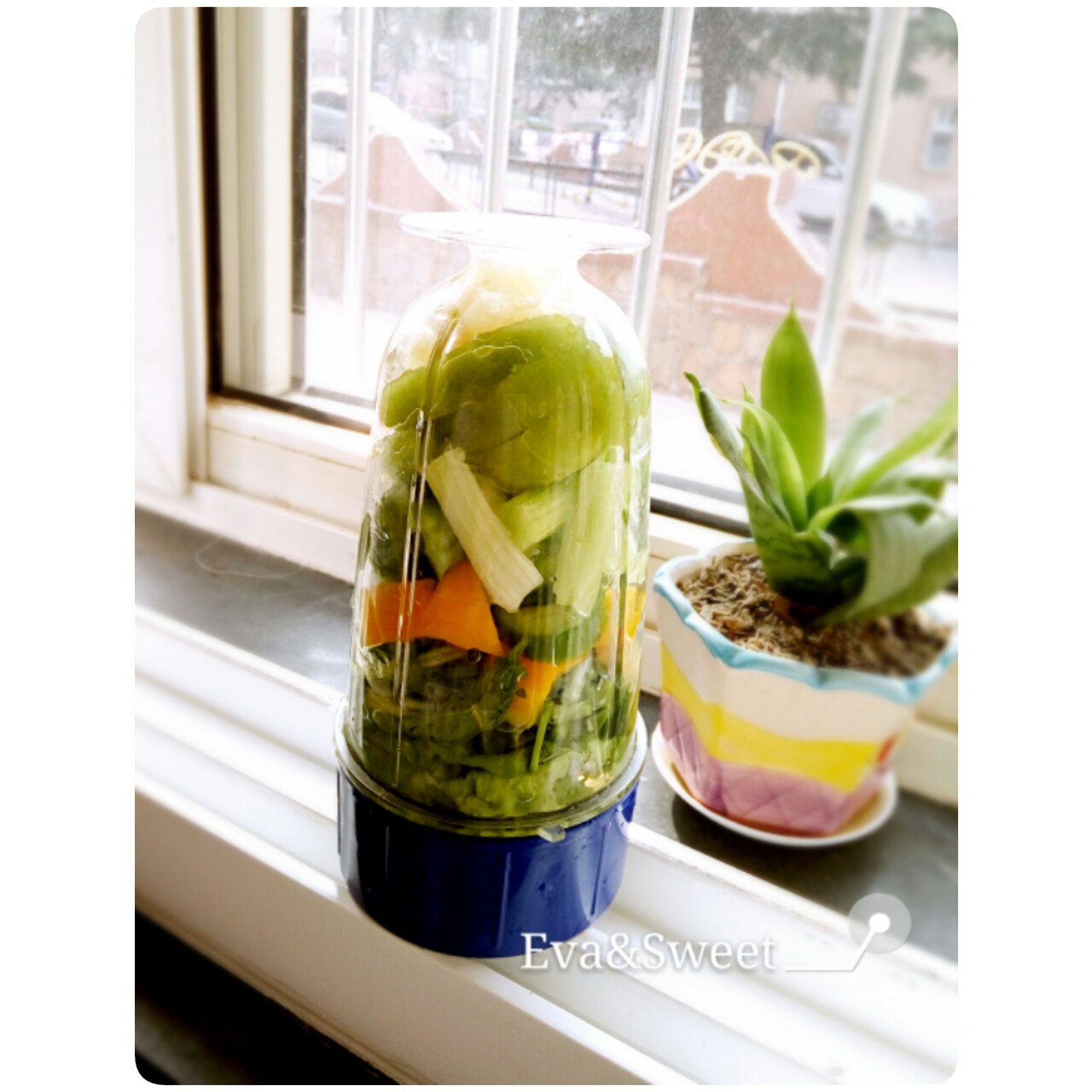 自制hey juice排毒果蔬汁。