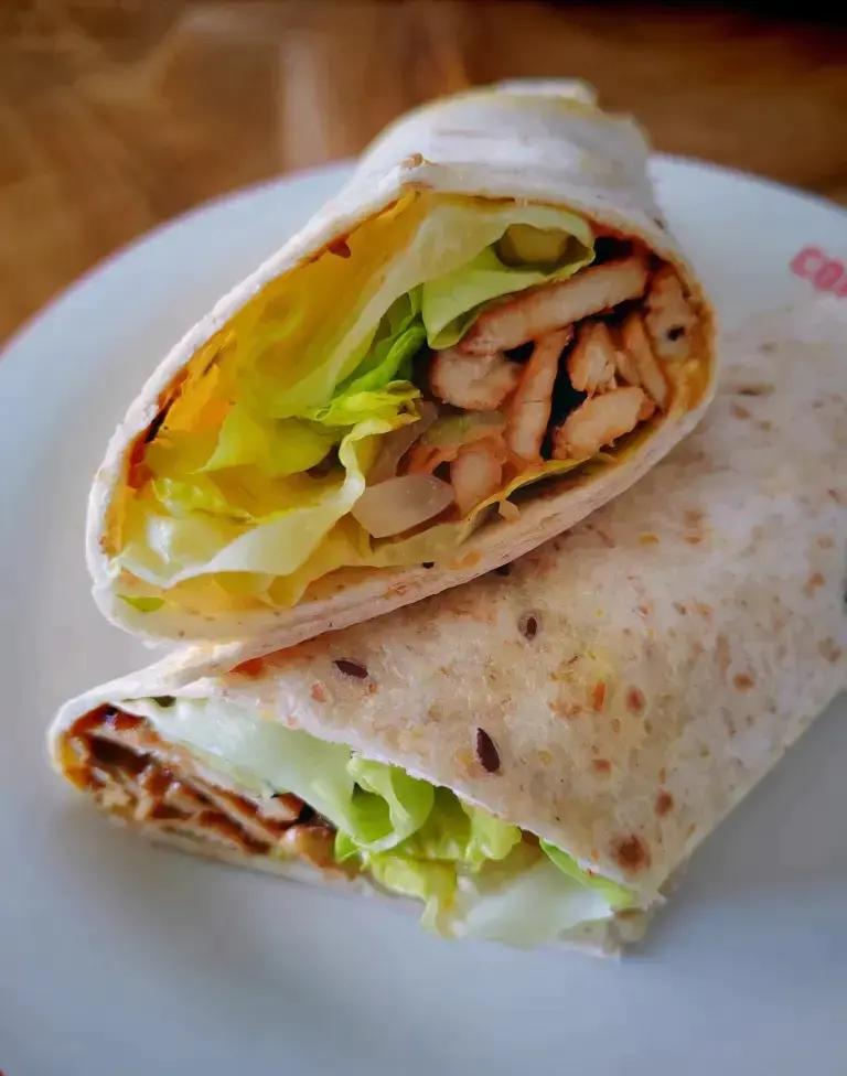 全麦墨西哥鸡肉蔬菜卷饼