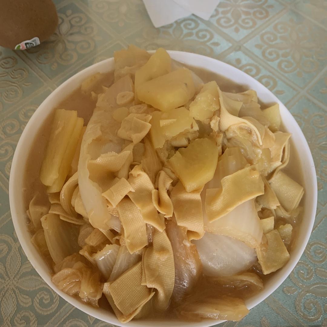白菜炖冻豆腐