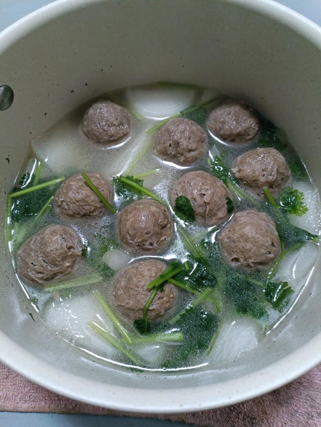 牛肉丸子萝卜汤，简单易做的鲜美味道