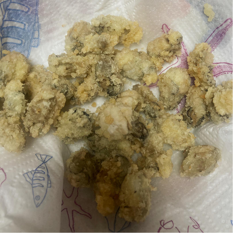 这样酥炸生蚝，外酥里嫩，生蚝的汤汁完全保留