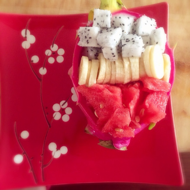 缤纷水果酸奶沙拉