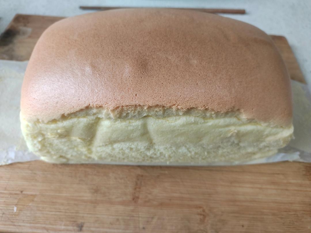 堪比柯基屁股
爆浆芝士🧀古早蛋糕