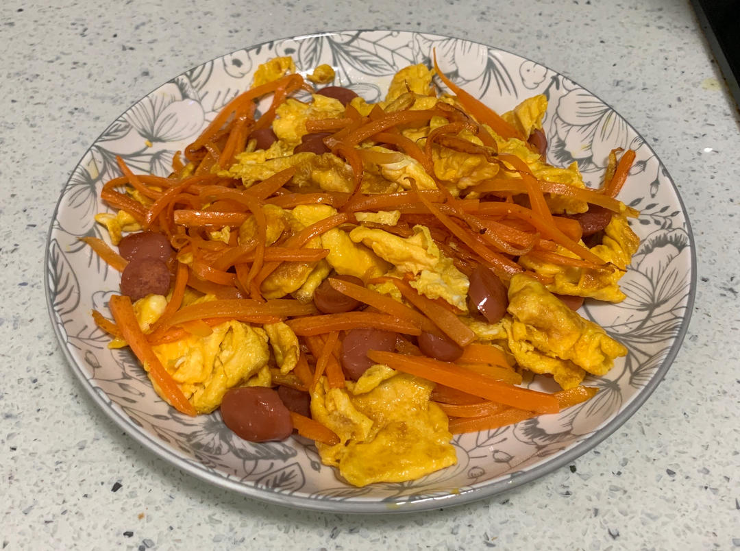 孩子都爱吃的胡萝卜丝炒鸡蛋