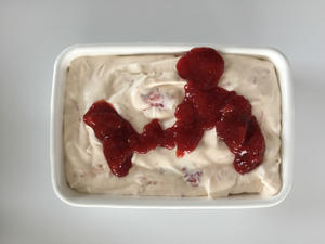 香浓草莓奶酪冰淇淋的做法 步骤11