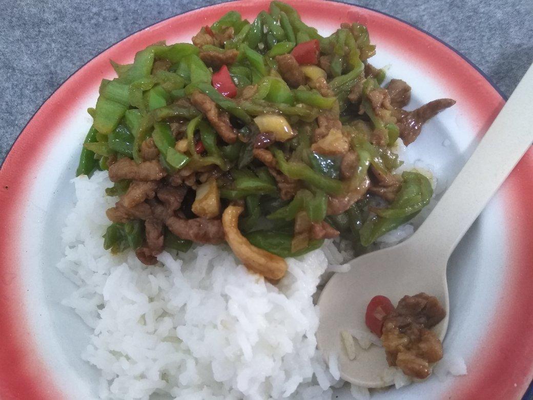 肉丝青椒盖饭
