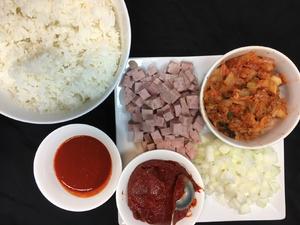 韩式泡菜炒饭 Kimchi Fried Rice的做法 步骤1