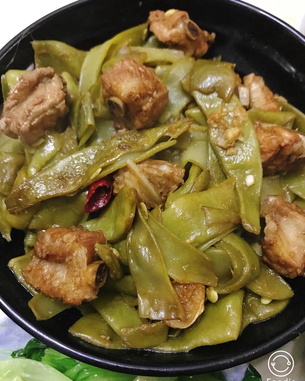 排骨炖油豆角