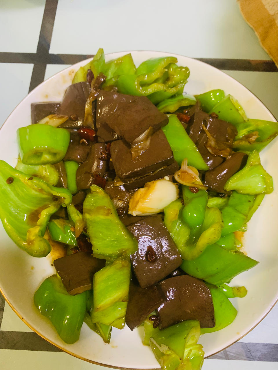 青椒炒鸭血