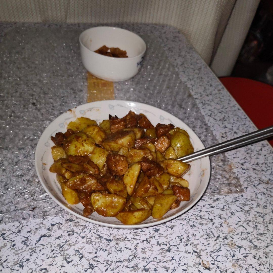 堂妈小厨——小土豆红烧肉