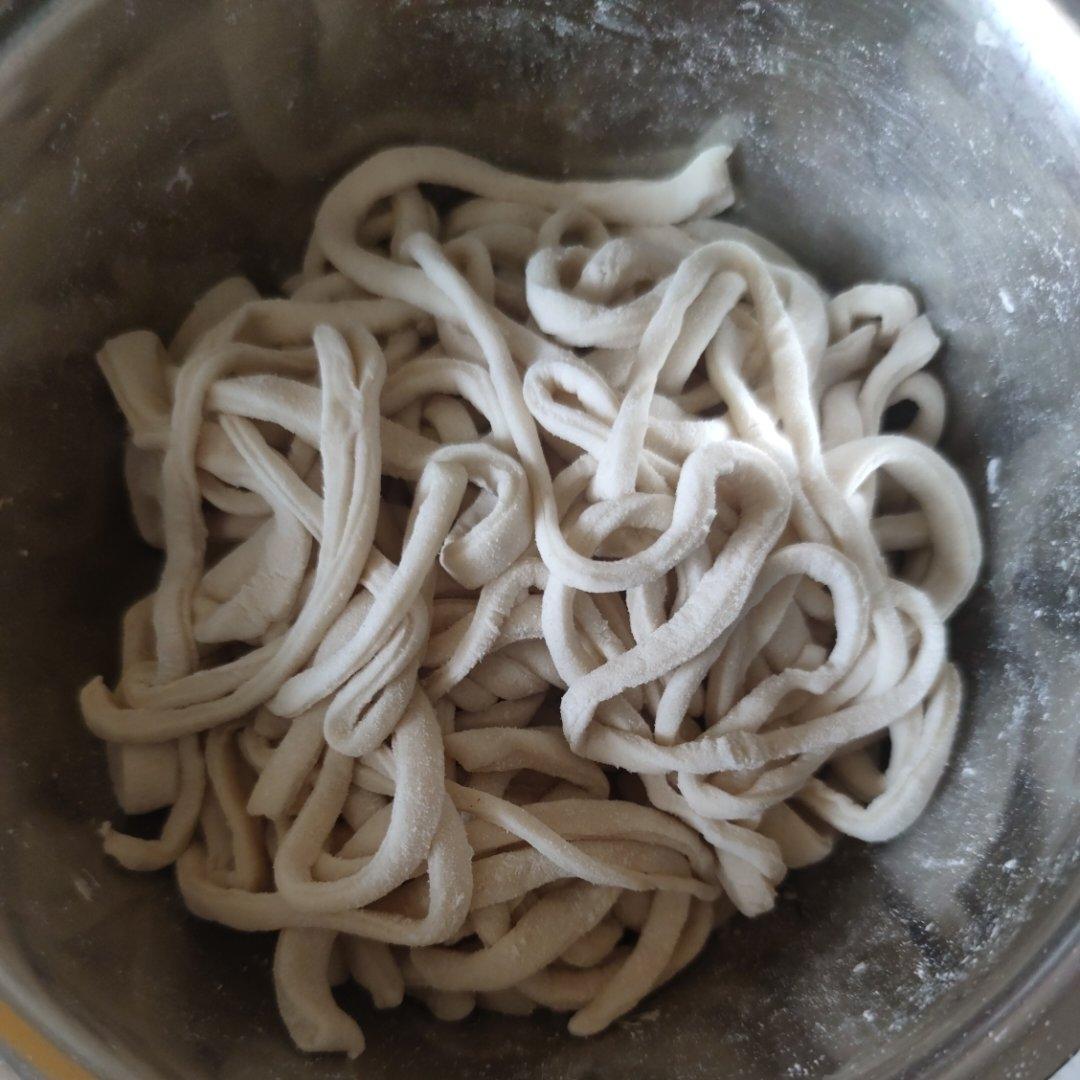 快手纯手工擀面条