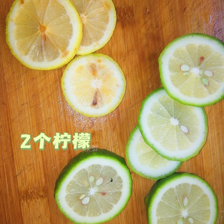 自制港式柠檬红茶的做法 步骤1