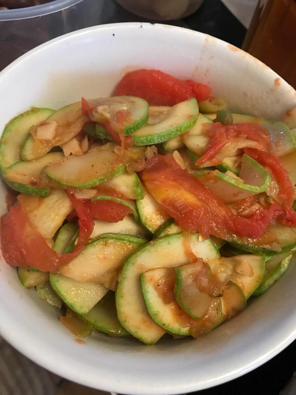 西红柿炒西葫芦