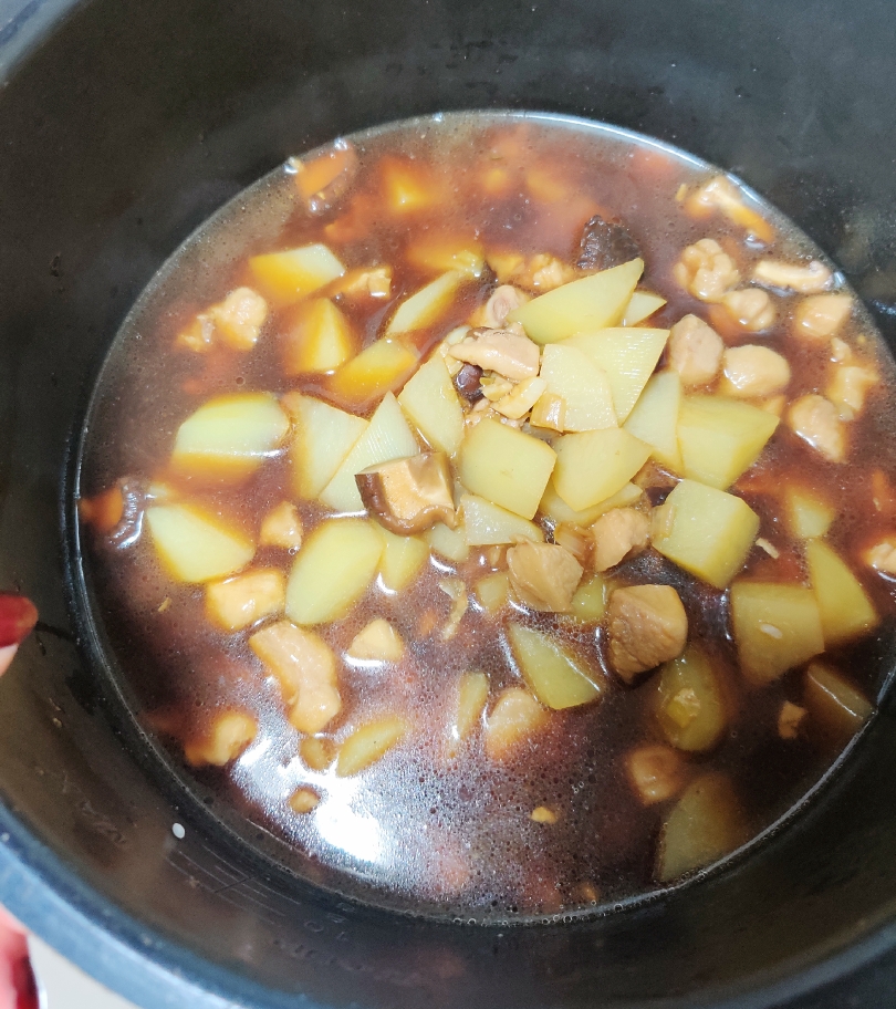 土豆鸡块焖饭·电饭锅版的做法 步骤3