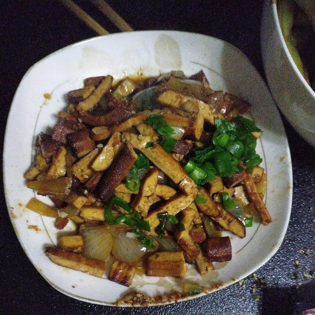 一吃就停不下来的～麻辣香干😋
