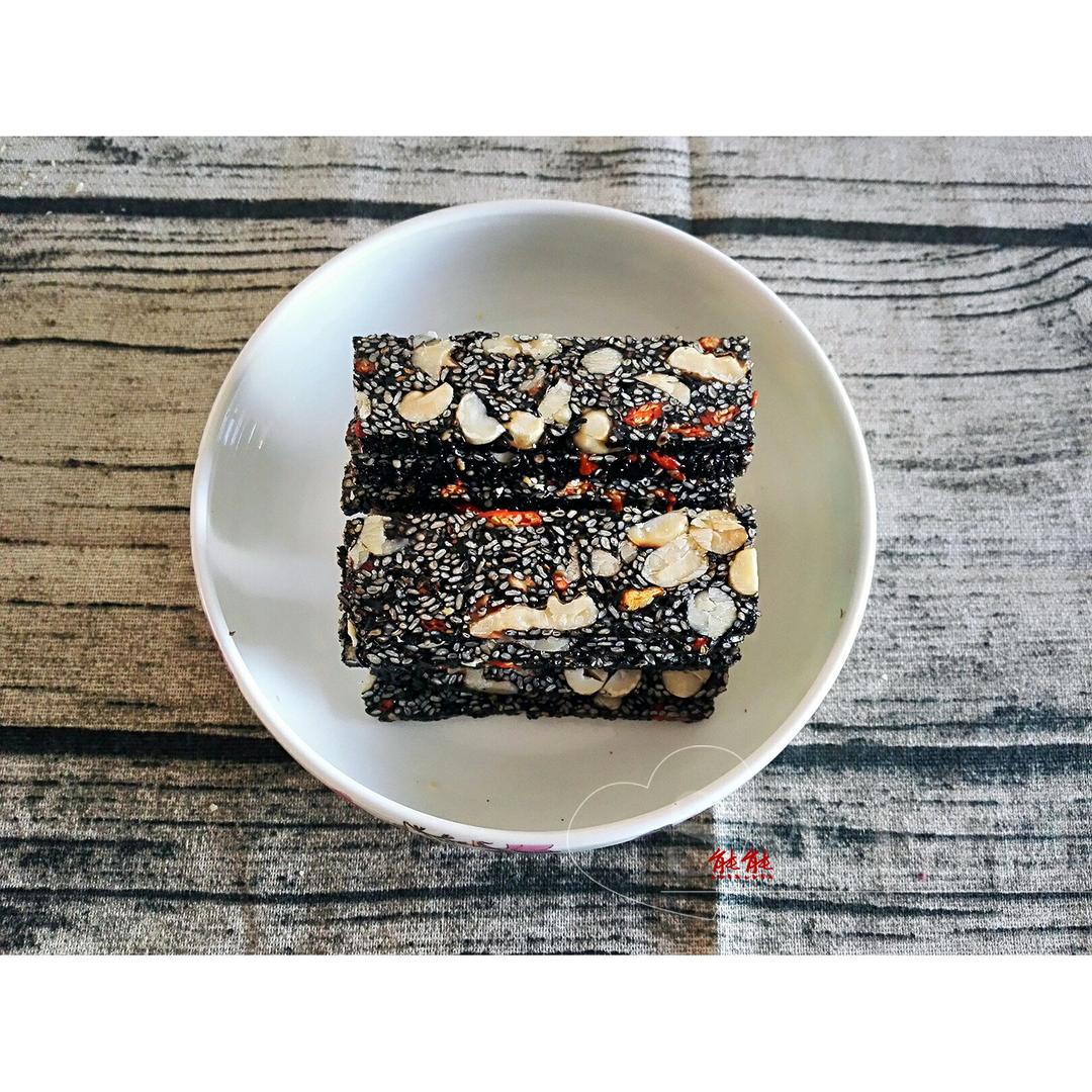 枸杞核桃花生黑芝麻片