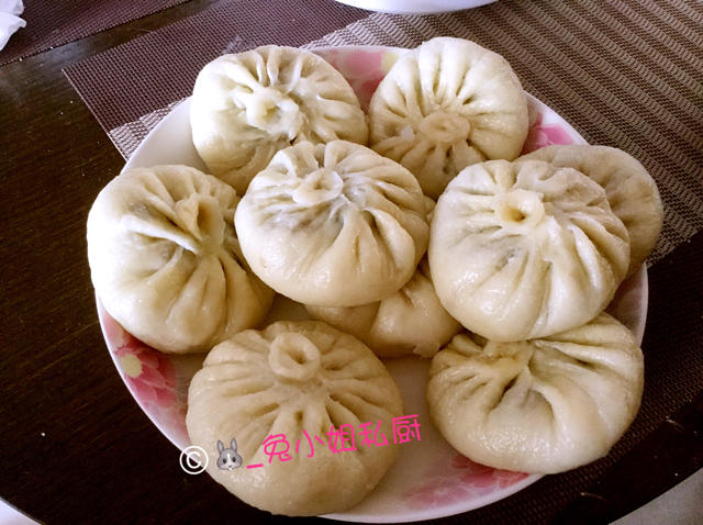 油菜香菇菜包