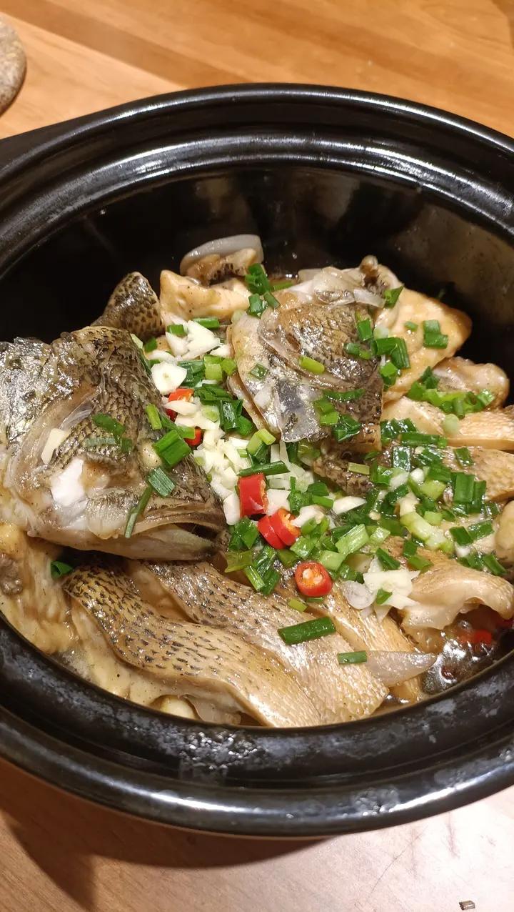 葱香焗鲈鱼