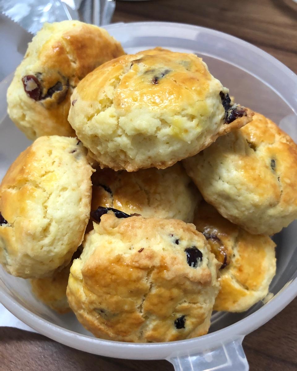超级松软完美裂纹的司康-English scones
