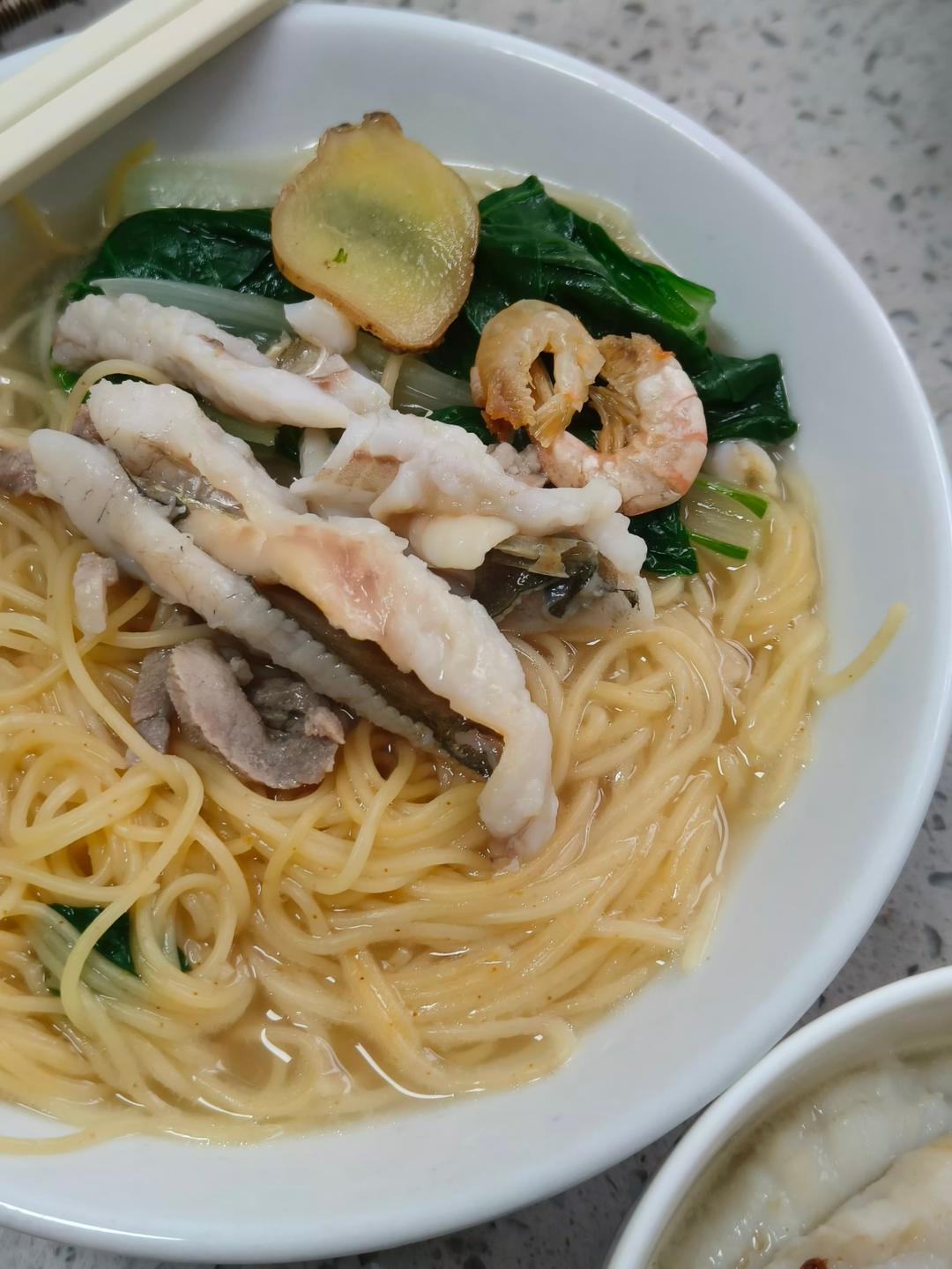 黄鱼面一碗，活儿越细，越鲜美。