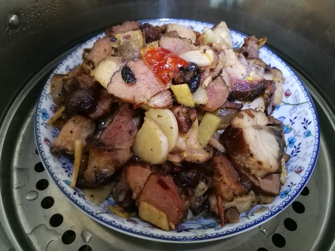 双拼腊鱼腊肉的做法