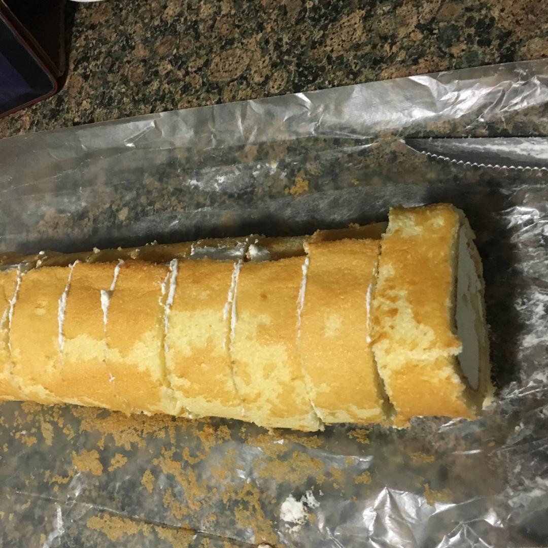 《Tinrry下午茶》教你做基础原味蛋糕卷