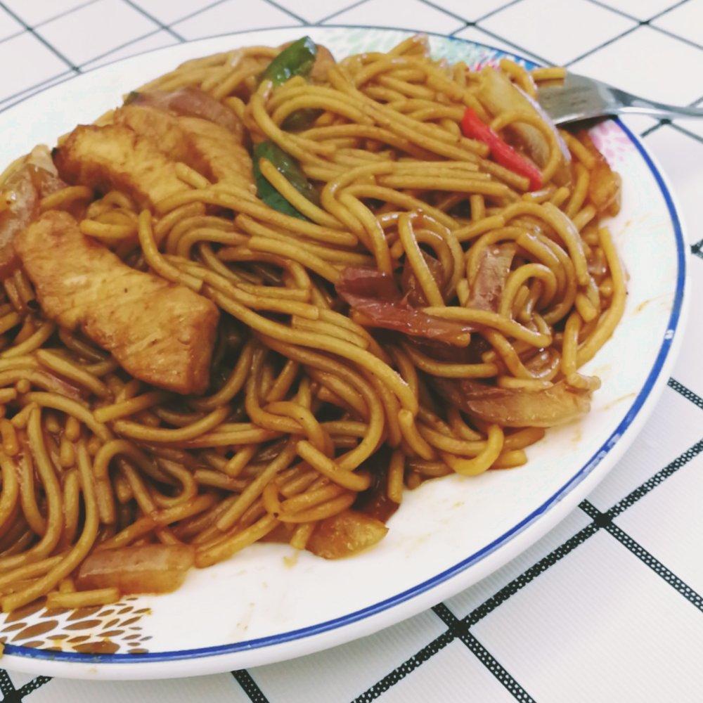 黑椒牛柳炒意面