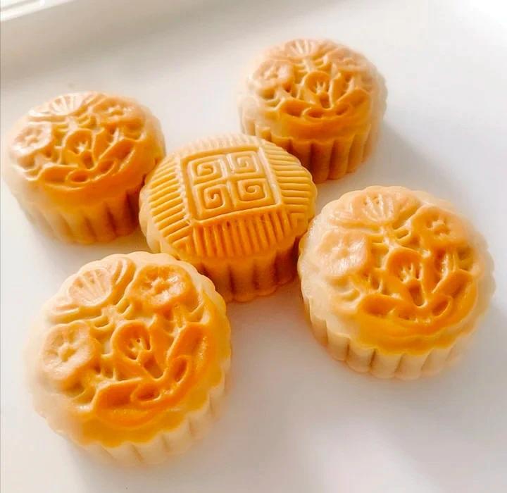 广式莲蓉蛋黄月饼