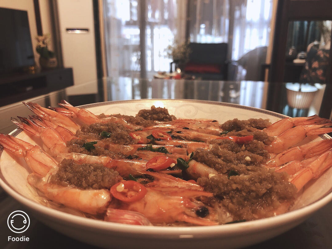 【蒜蓉粉丝蒸虾】