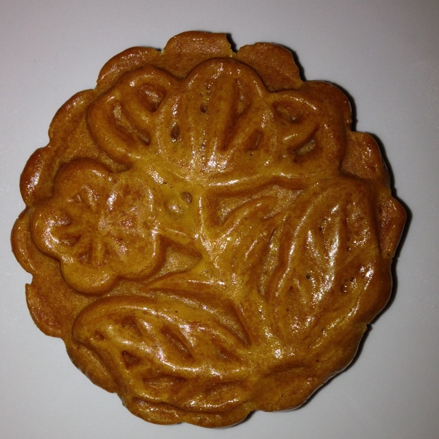 广式蛋黄莲蓉月饼